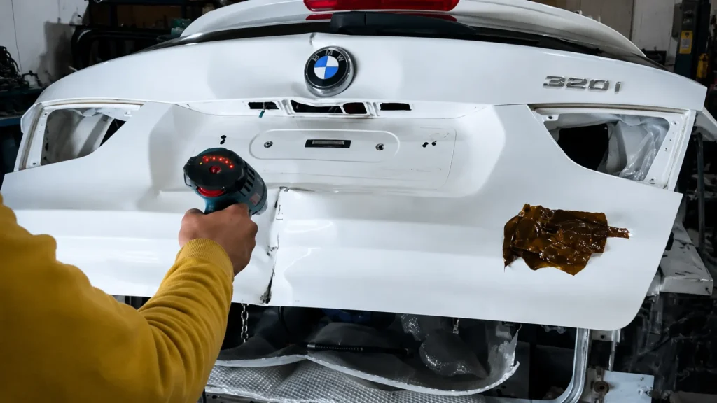 صافکاری PDR درب صندوق خودرو BMW